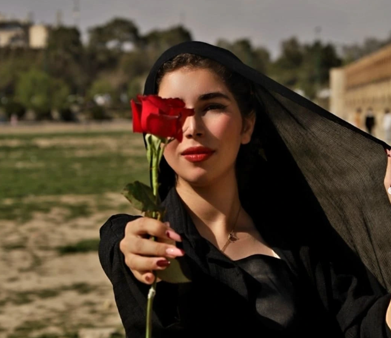 یگانه حق شناس