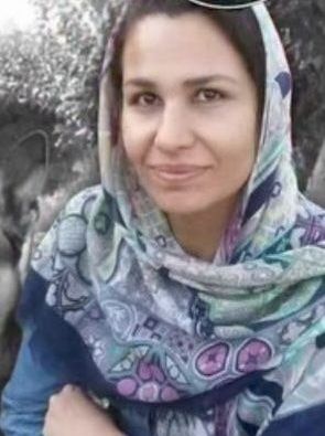 زینب احمدی‌