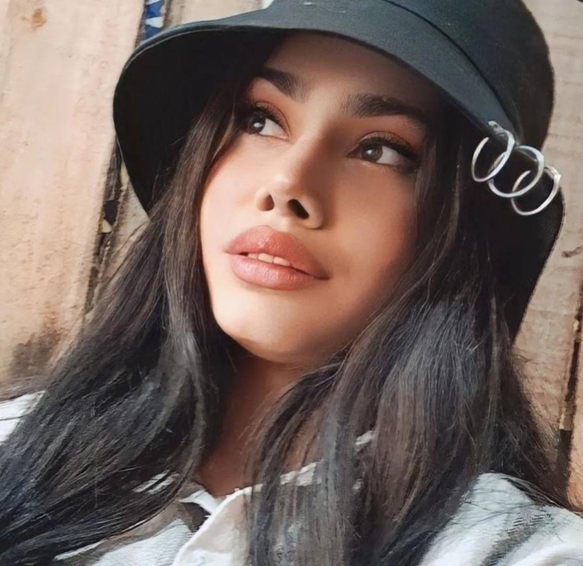 آنیسا هوشنگی کشکولی